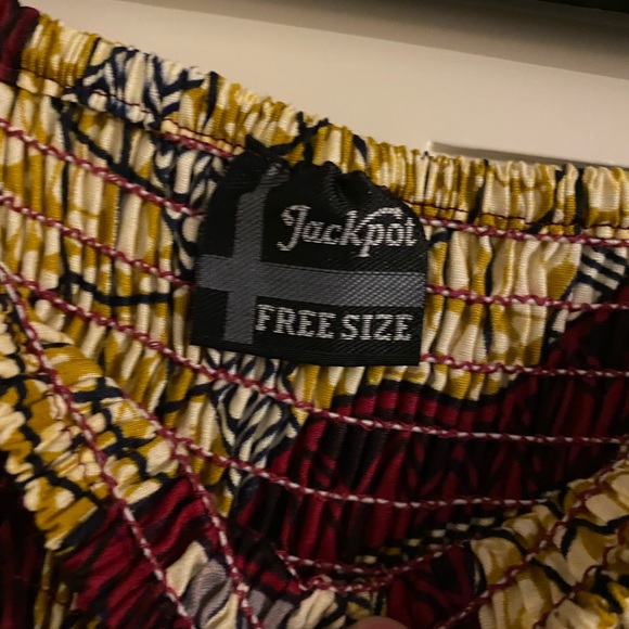 Tribal pattern skirt - Picture 2 of 2